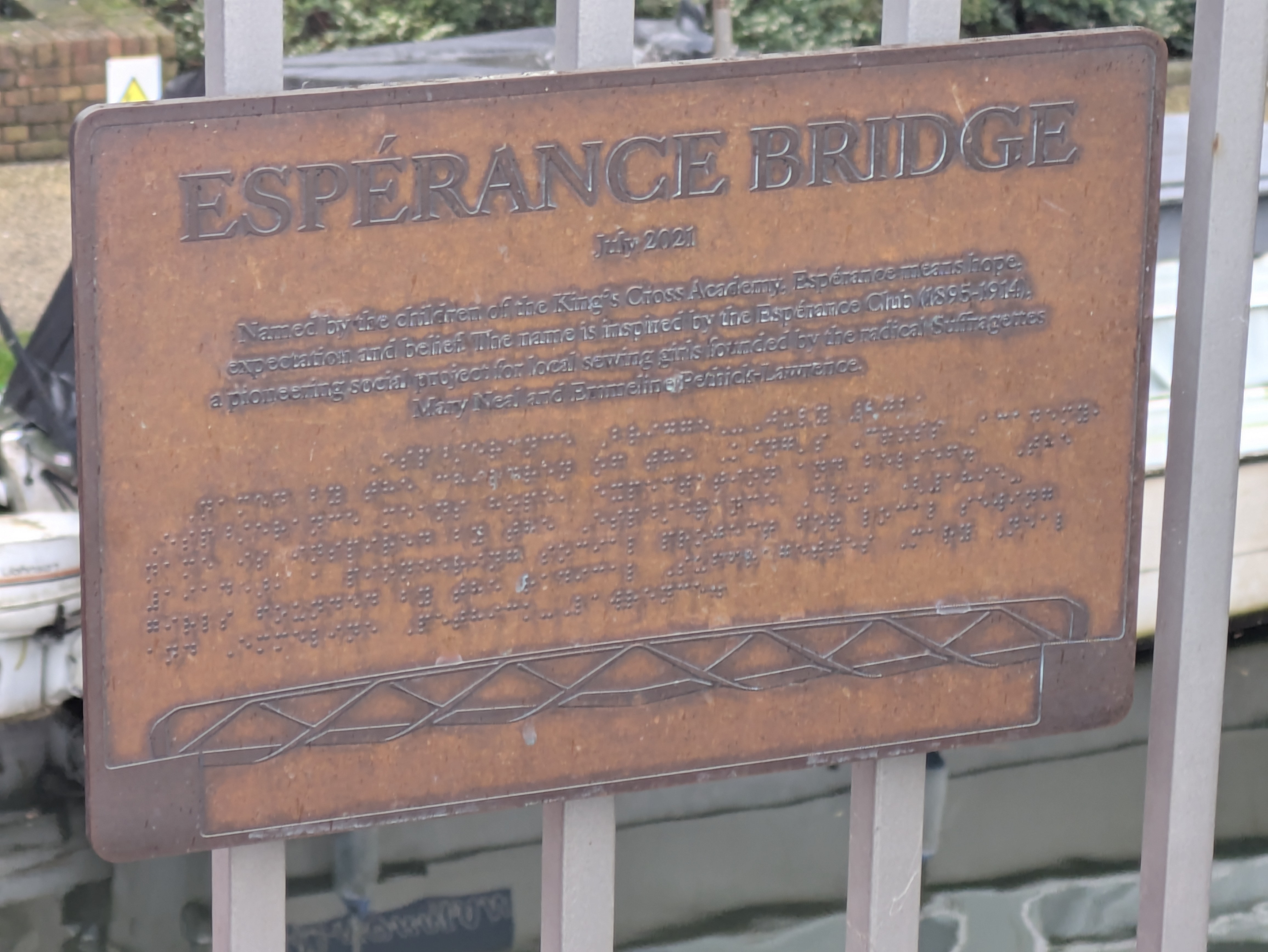 Espérance Bridge plaque